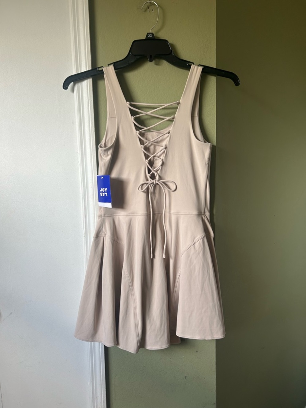 NWT JoyLab Crisscross Drawing Back Tennis Active Dress - Light Beige Sz S - Picture 2 of 8
